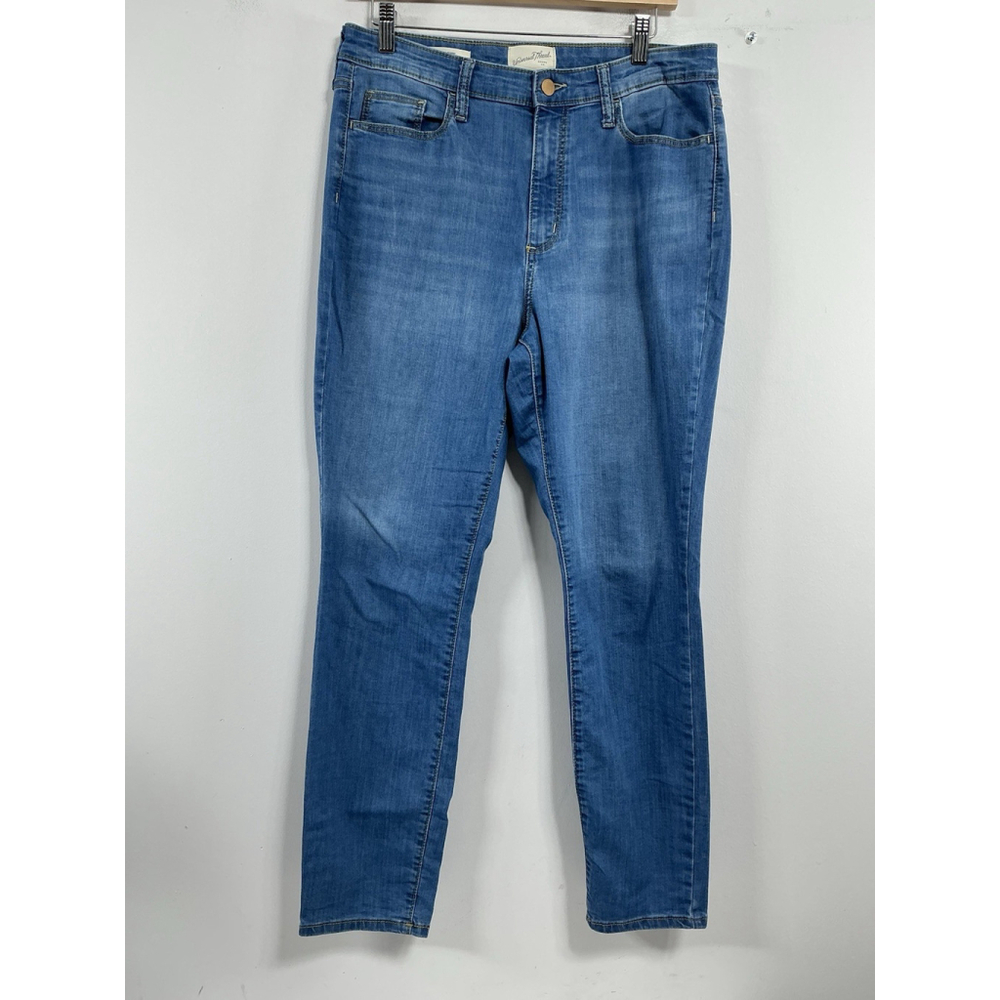 Womans Excellent Condition Universal Thread Skinny Blue Jeans Waist 32 Inch